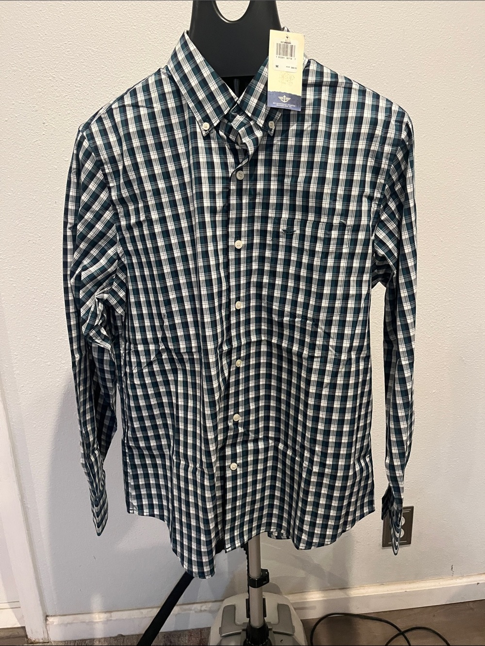 Dockers Men's Green & White Plaid Button-Down Shirt